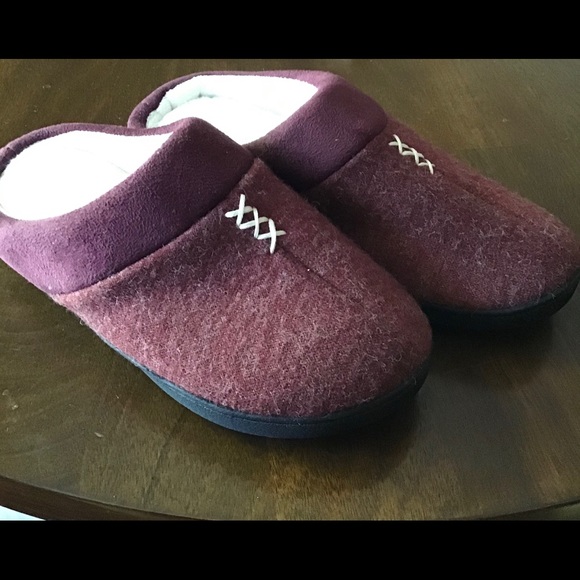 isotoner house shoes for women